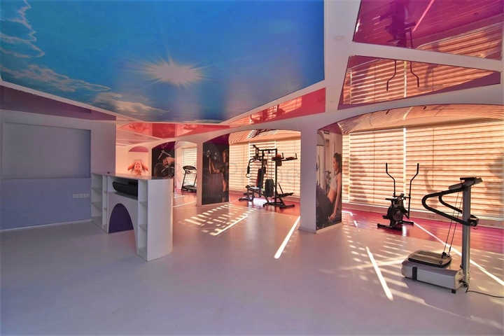 Трехкомнатный пентхаус с мебелью