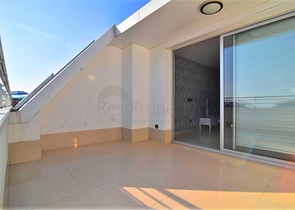 Трехкомнатный пентхаус с мебелью