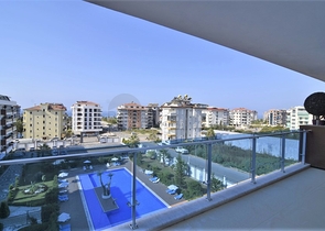 Трехкомнатный пентхаус с мебелью