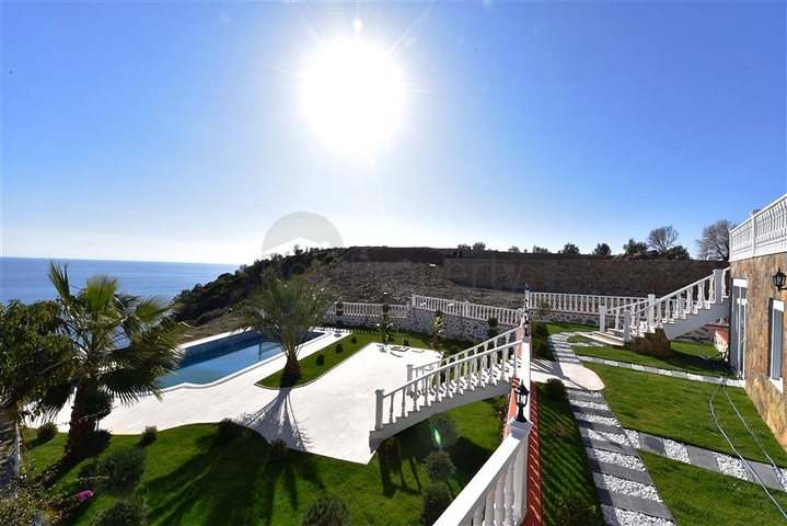 Вилла планировки 3+1 в районе Газипаша