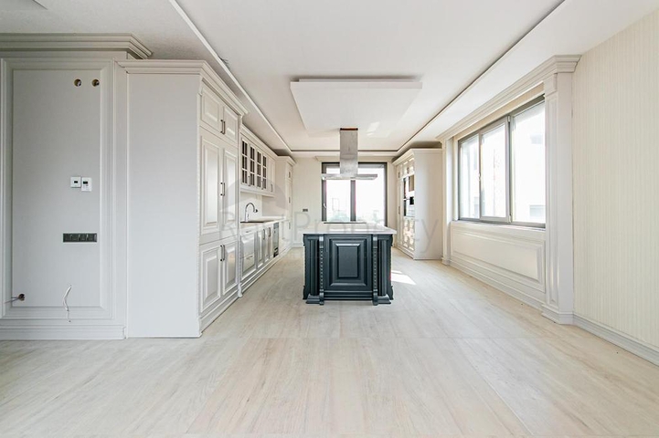 Готовые виллы 3+1 и 5+1 в районе Лара Анталья