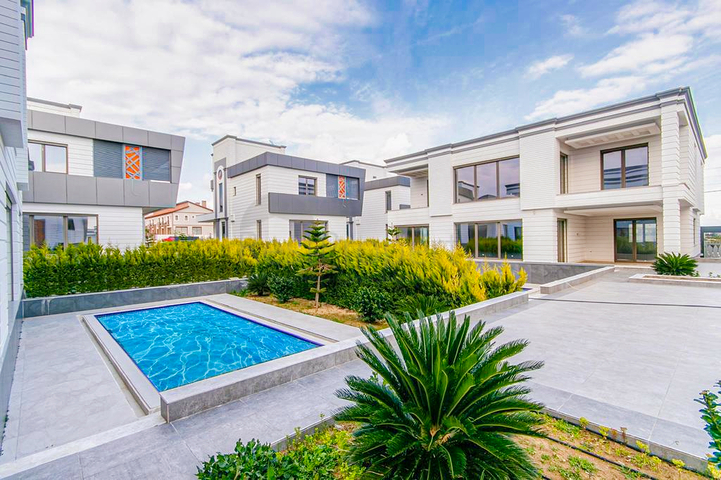 Готовые виллы 3+1 и 5+1 в районе Лара Анталья