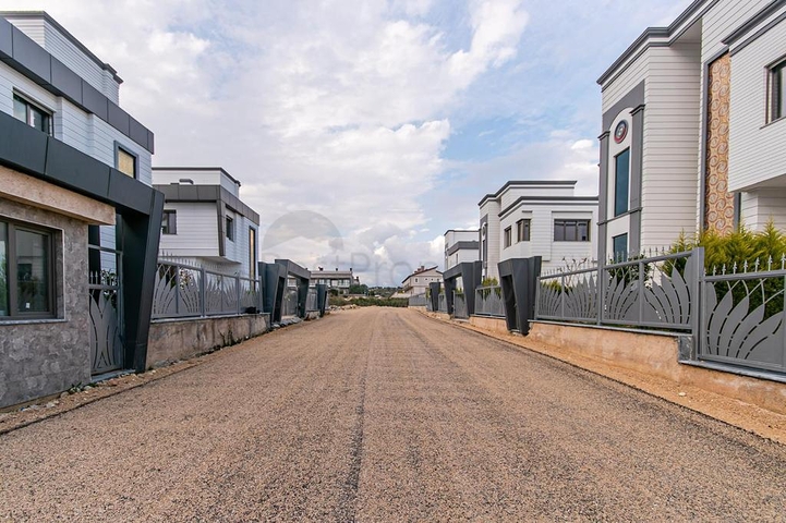 Готовые виллы 3+1 и 5+1 в районе Лара Анталья