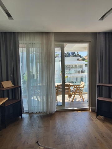 Пентхаус 4+1 в комплексе на первой береговой линии в красивой бухте Кючюкбюк, Бодрум