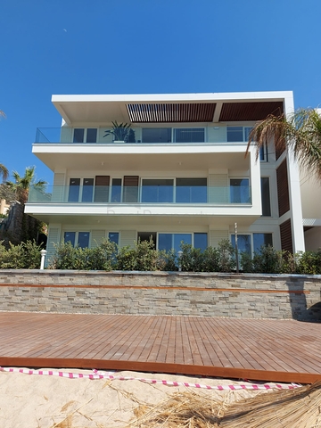 Пентхаус 4+1 в комплексе на первой береговой линии в красивой бухте Кючюкбюк, Бодрум