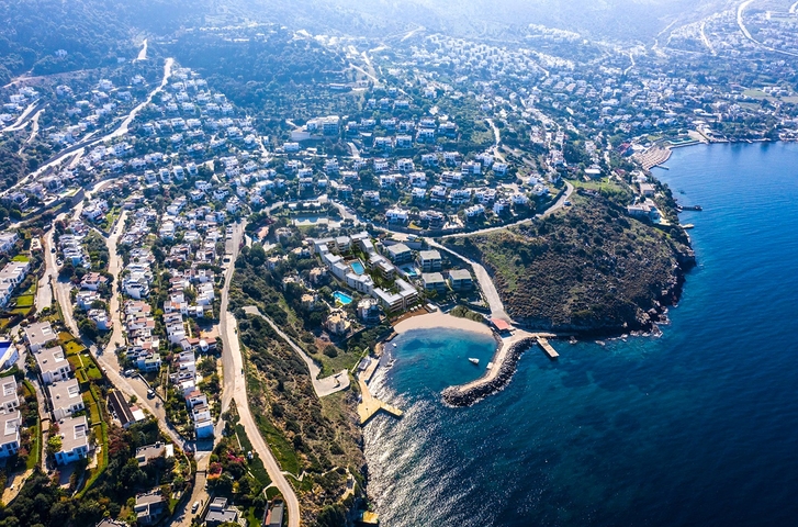 Пентхаус 4+1 в комплексе на первой береговой линии в красивой бухте Кючюкбюк, Бодрум