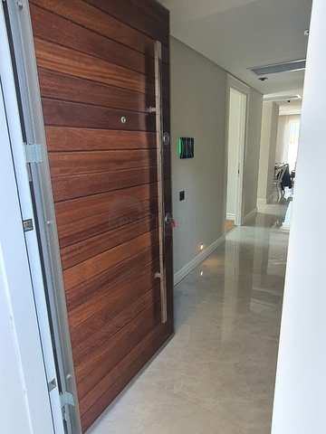 Пентхаус 4+1 в комплексе на первой береговой линии в красивой бухте Кючюкбюк, Бодрум