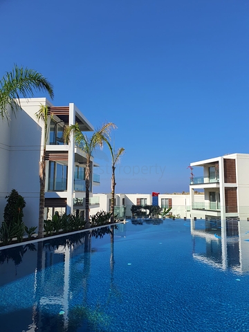 Пентхаус 4+1 в комплексе на первой береговой линии в красивой бухте Кючюкбюк, Бодрум