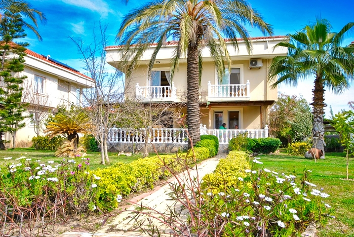 Вилла 4+1 в пешей доступности к морю в Чамьюва