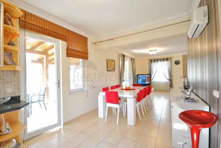 Вилла 4+1 в пешей доступности к морю в Чамьюва