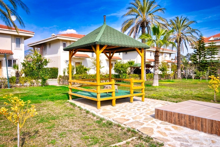 Вилла 4+1 в пешей доступности к морю в Чамьюва