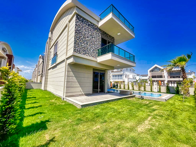 Виллы 6+1 на завершающей стадии строительства в Белеке