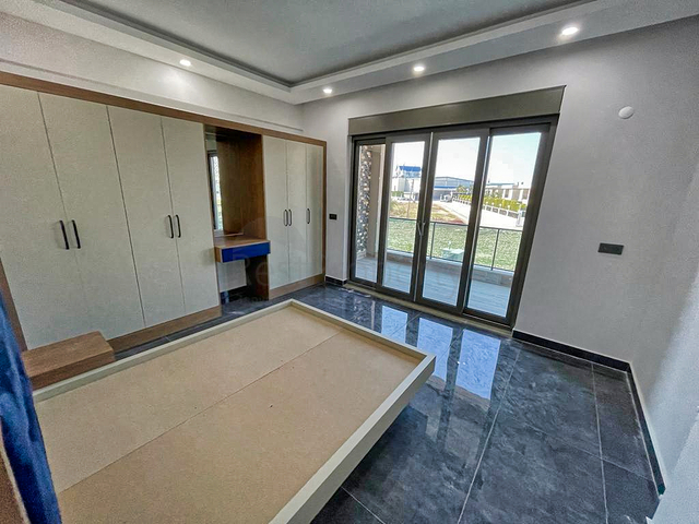 Виллы 4+1 с личным бассейном в Кадрие Белеке 