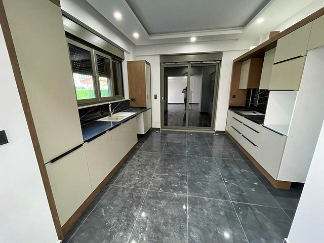 Виллы 4+1 с личным бассейном в Кадрие Белеке 