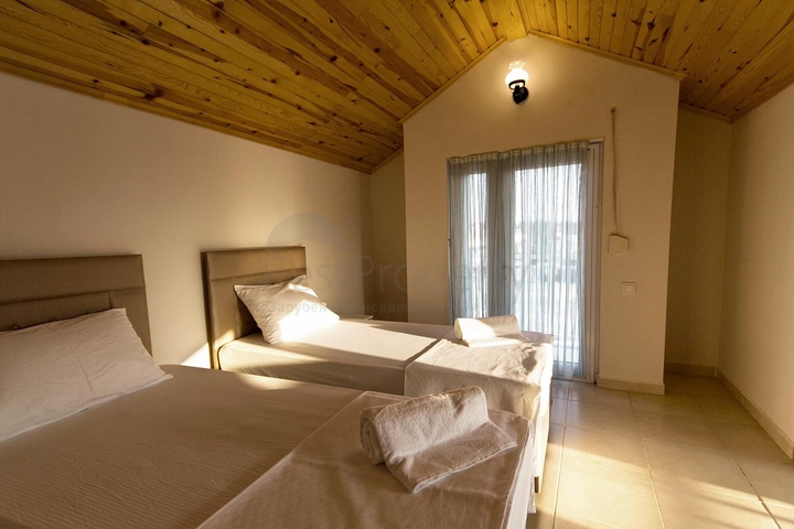 Вилла 4+1 с бассейном в пешей доступности к пляжу в Белеке