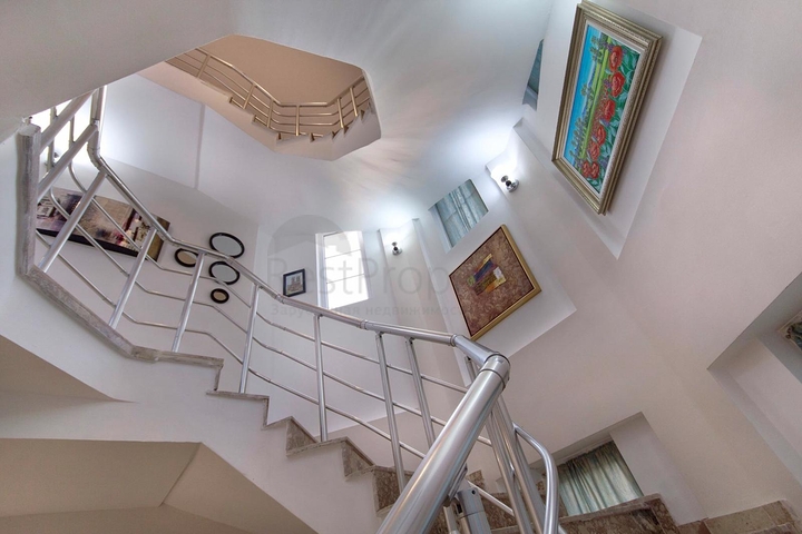 Вилла 4+1 с бассейном в пешей доступности к пляжу в Белеке