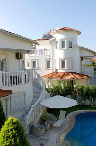 Вилла 3+1 с мебелью с личным бассейном в Белеке