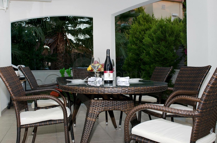 Вилла 3+1 с мебелью с личным бассейном в Белеке