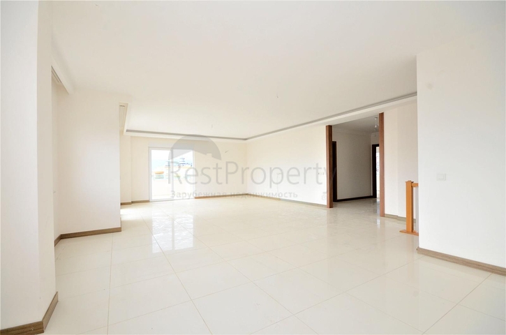 Пентхаус планировки 5+1 в Махмутларе