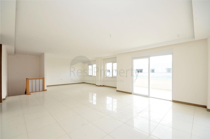 Пентхаус планировки 5+1 в Махмутларе