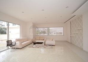 Пентхаус планировки 5+1 в Махмутларе