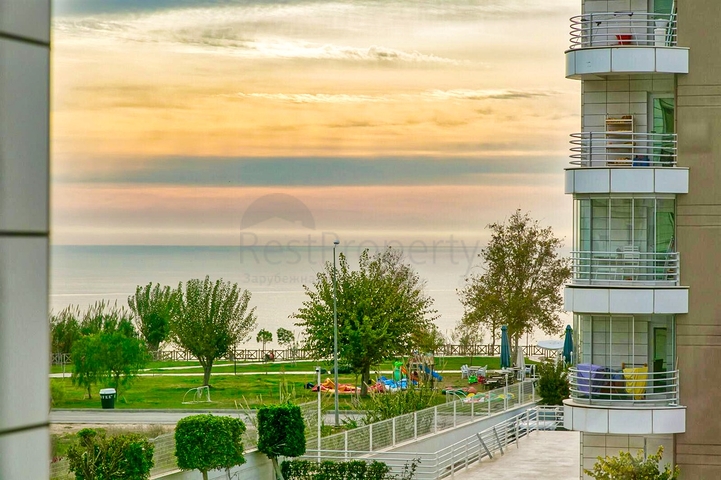 Квартира 3+1 с видом на море в районе Лара Анталья