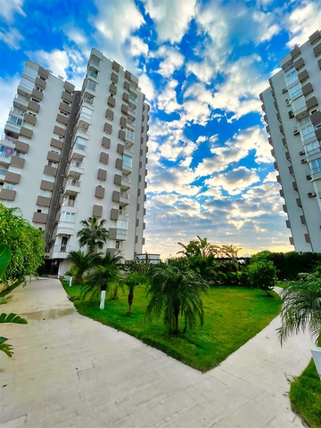 Элитная квартира 4+1 с видом на Средиземное море в Анталии