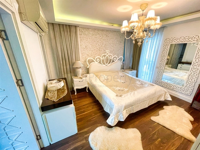 Элитная квартира 4+1 с видом на Средиземное море в Анталии