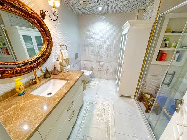 Элитная квартира 4+1 с видом на Средиземное море в Анталии