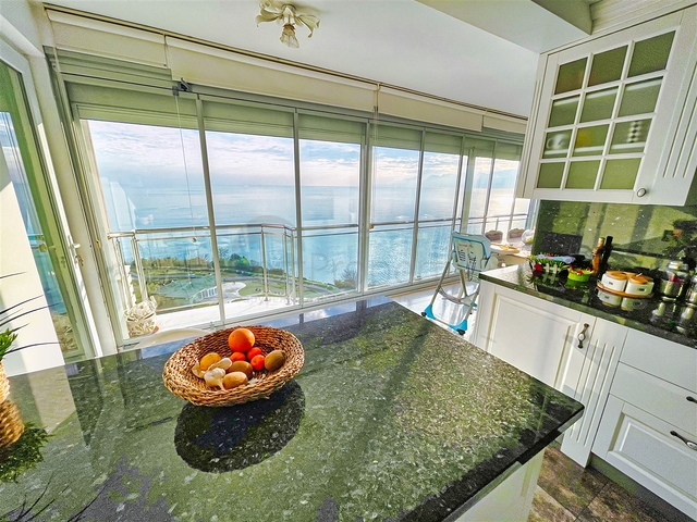 Элитная квартира 4+1 с видом на Средиземное море в Анталии