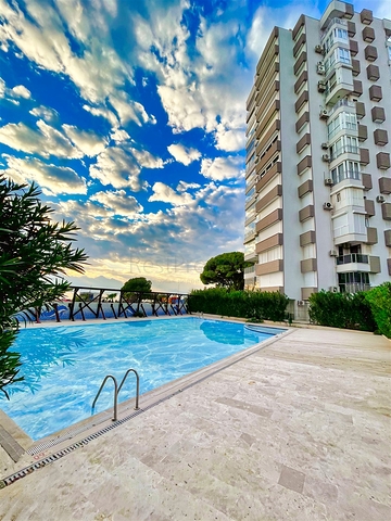 Элитная квартира 4+1 с видом на Средиземное море в Анталии