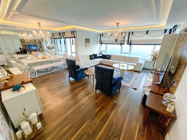 Элитная квартира 4+1 с видом на Средиземное море в Анталии