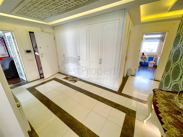 Элитная квартира 4+1 с видом на Средиземное море в Анталии