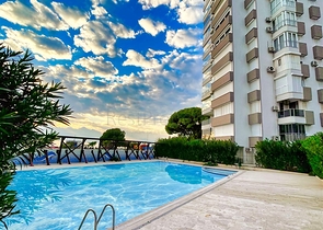 Элитная квартира 4+1 с видом на Средиземное море в Анталии