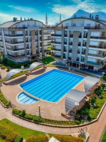 Пентхаус 4+1 в пешей доступности к морю в Анталии