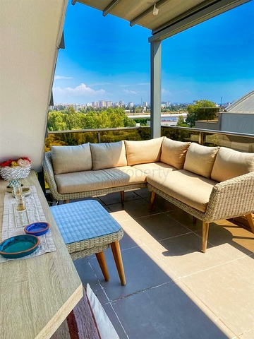 Пентхаус 4+1 в пешей доступности к морю в Анталии