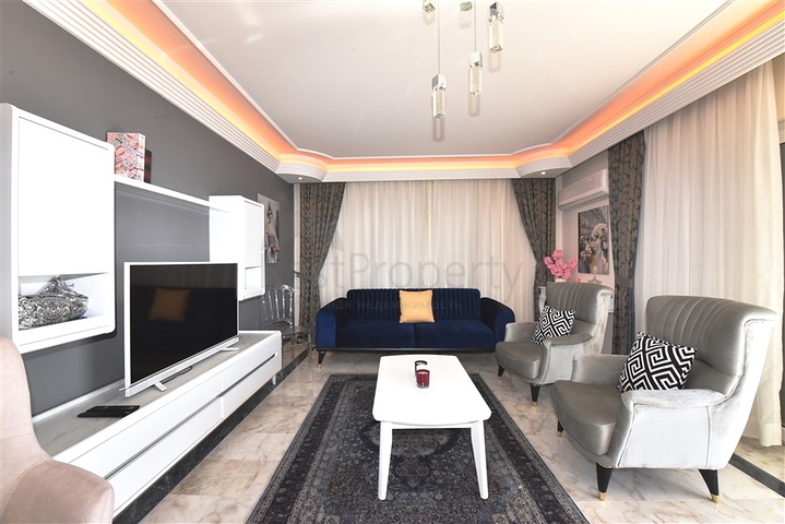 Трехкомнатная квартира с видом на море