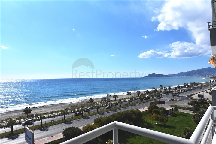 Трехкомнатная квартира с видом на море