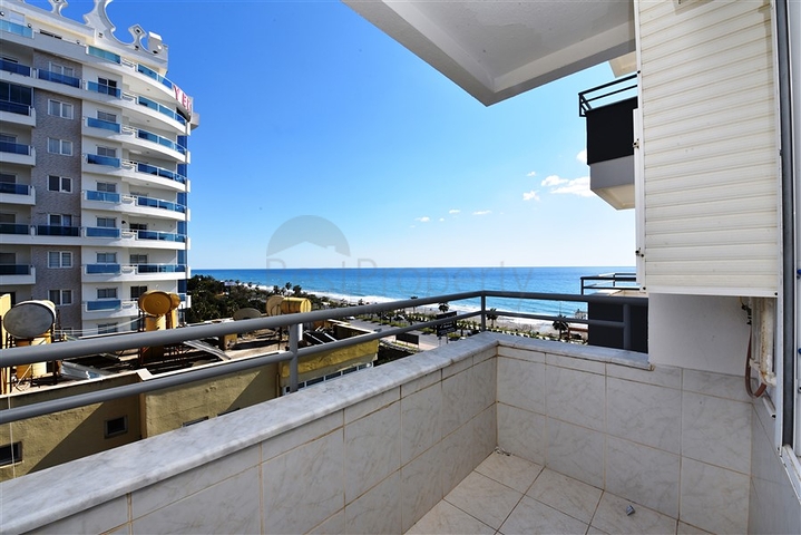 Трехкомнатная квартира с видом на море