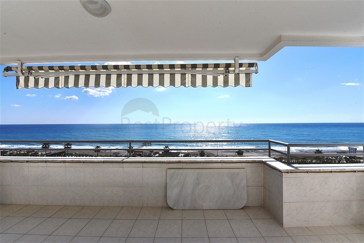 Трехкомнатная квартира с видом на море