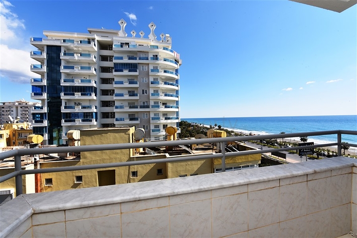 Трехкомнатная квартира с видом на море