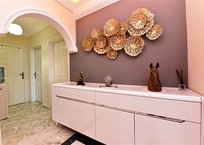 Трехкомнатная квартира с видом на море