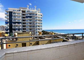 Трехкомнатная квартира с видом на море