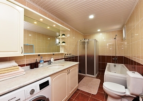 Трехкомнатная квартира с видом на море