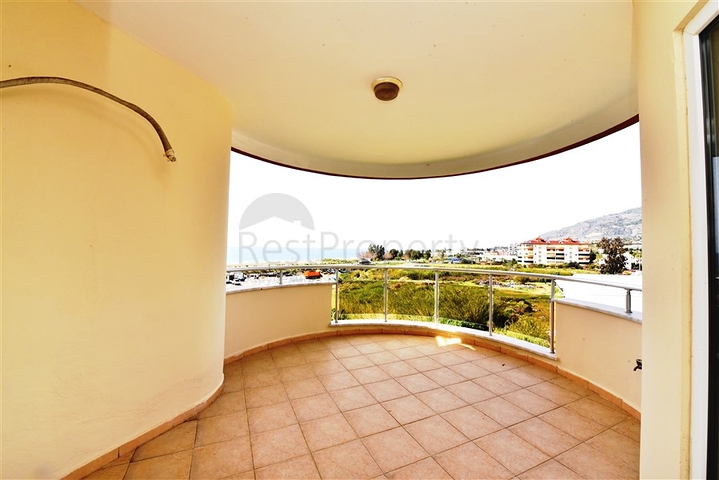 Квартира планировки 2+1 с видом на море