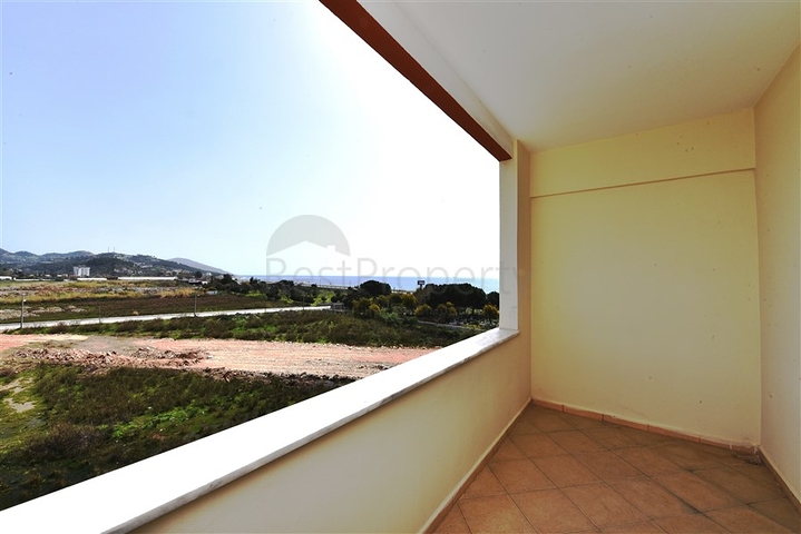 Квартира планировки 2+1 с видом на море