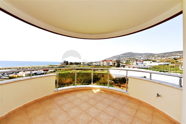 Квартира планировки 2+1 с видом на море