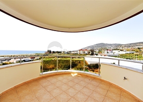 Квартира планировки 2+1 с видом на море