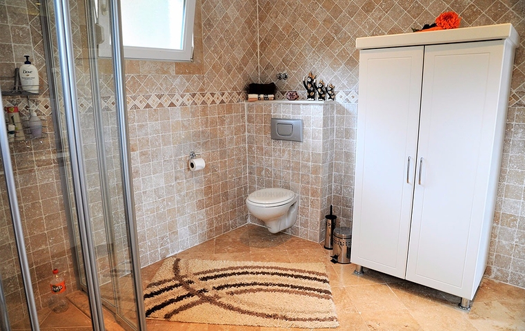 Двухэтажная вилла с видом на море