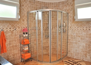 Двухэтажная вилла с видом на море